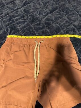 Vuori Kore 7” short with liner
